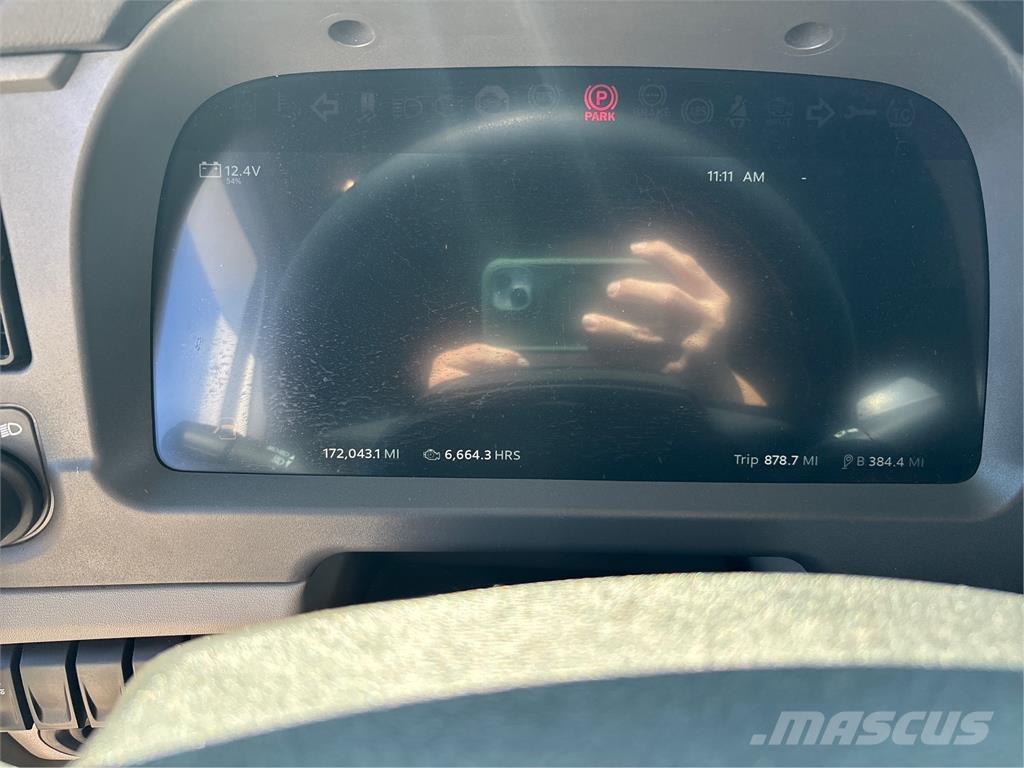 Peterbilt 579 Trekkers