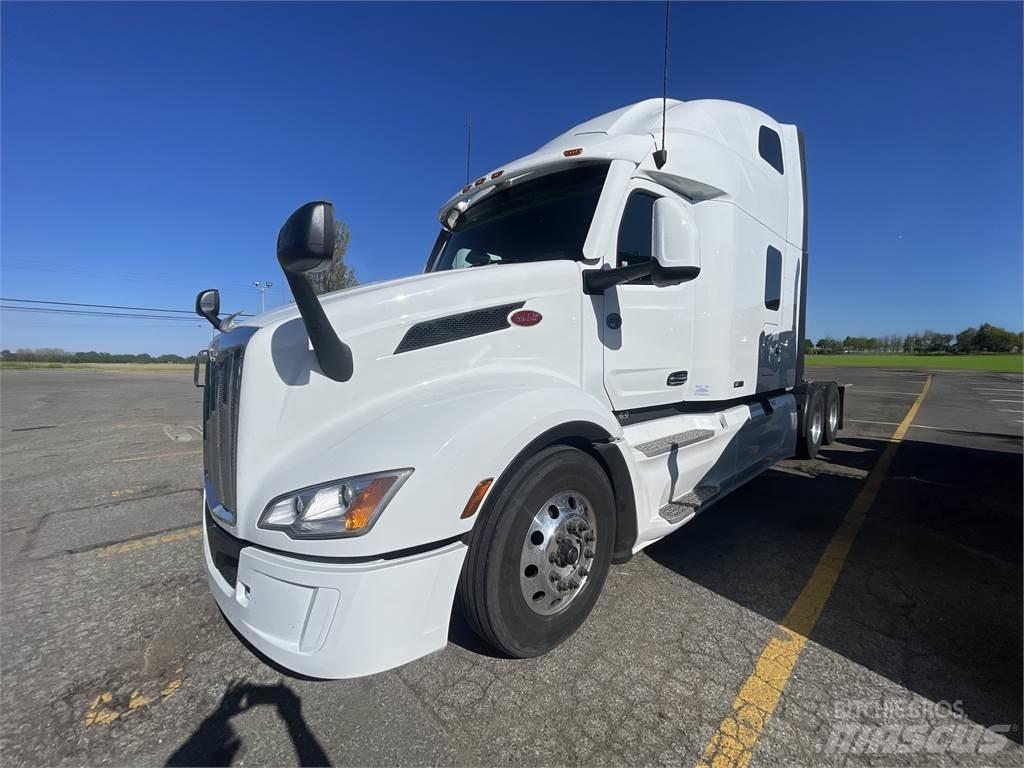 Peterbilt 579 Trekkers