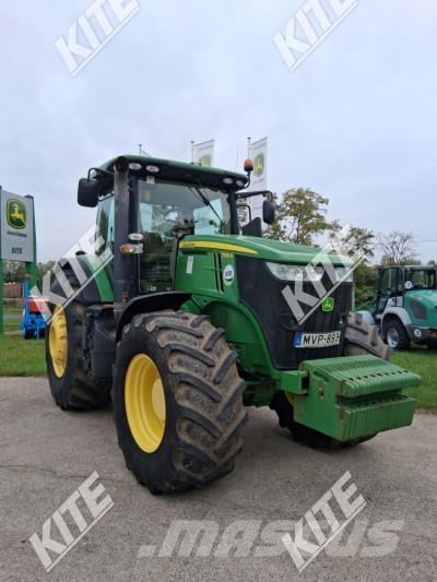 John Deere 7230R Tractoren