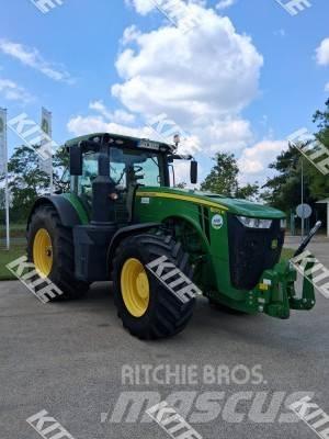 John Deere 8270R Tractoren