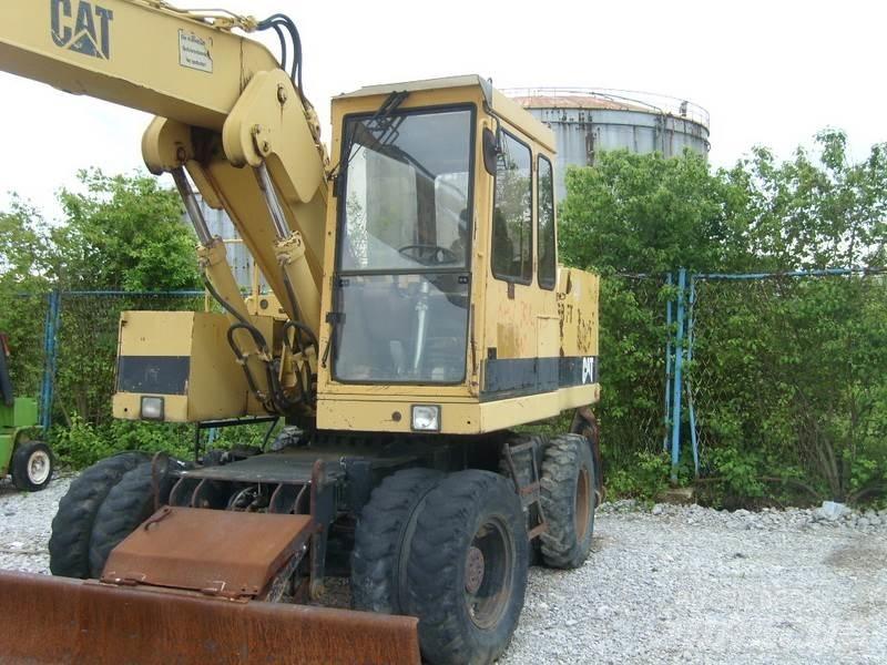 CAT 206 BFT Wielgraafmachines