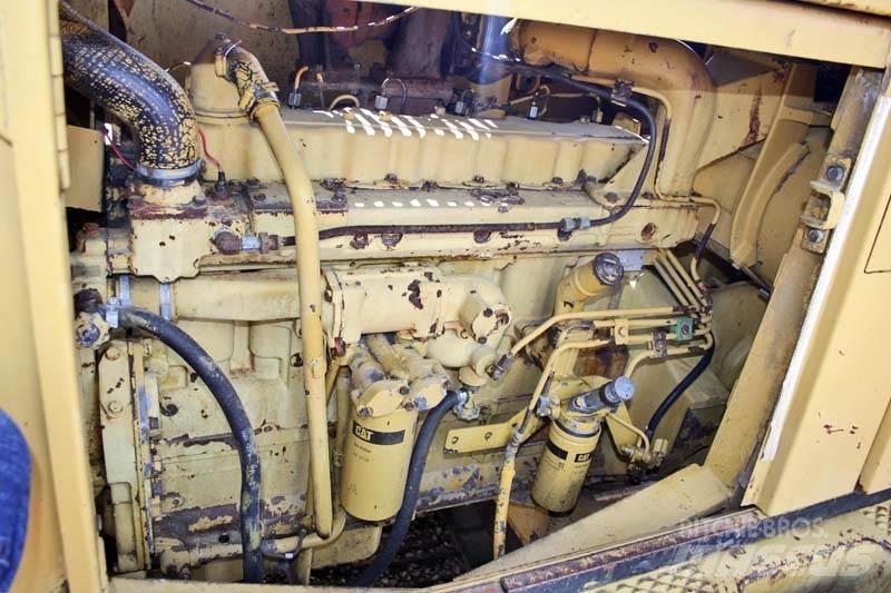 CAT 235 Rupsgraafmachines