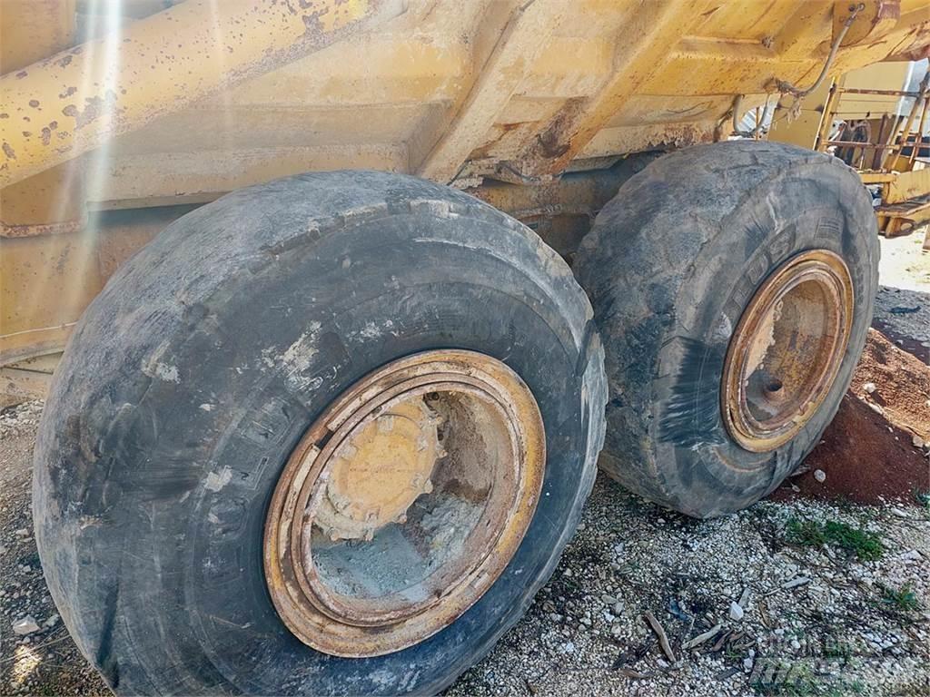 CAT D300B Knik dumptrucks