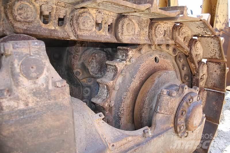 CAT D9H Rupsdozers