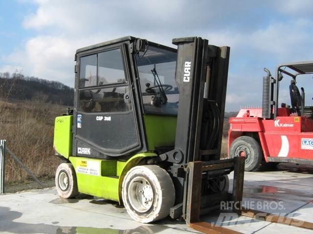 Clark CGP30 LPG heftrucks