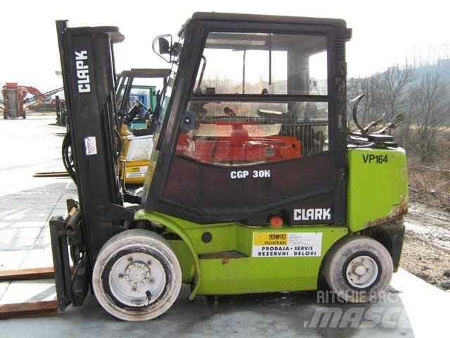 Clark CGP30 LPG heftrucks