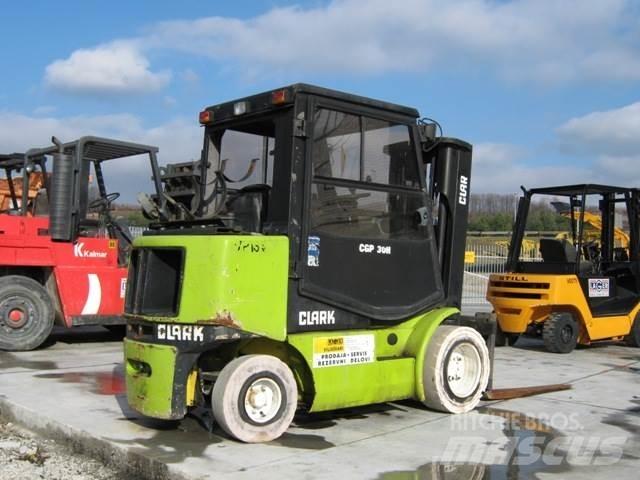 Clark CGP30 LPG heftrucks