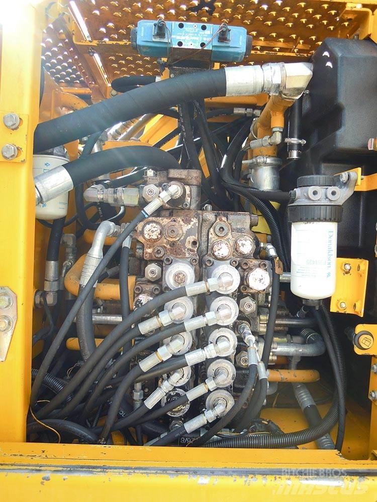 JCB JZ255NC Rupsgraafmachines