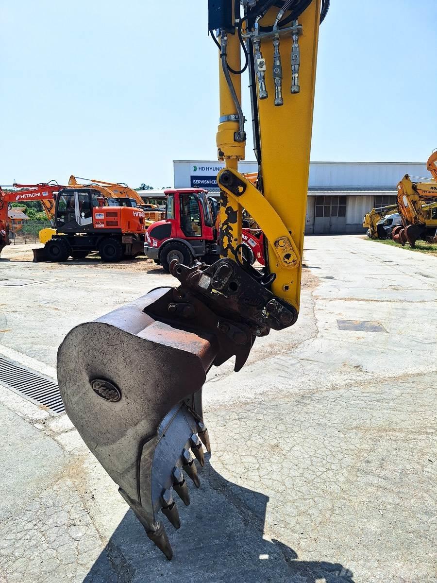 Komatsu PW118MR-8 Wielgraafmachines
