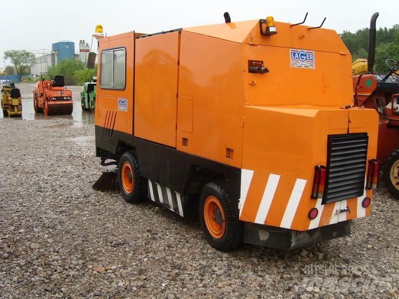 Mfh 2100D Veegwagens