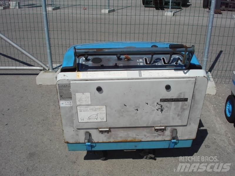 Toyota 4QBW9 Veegwagens