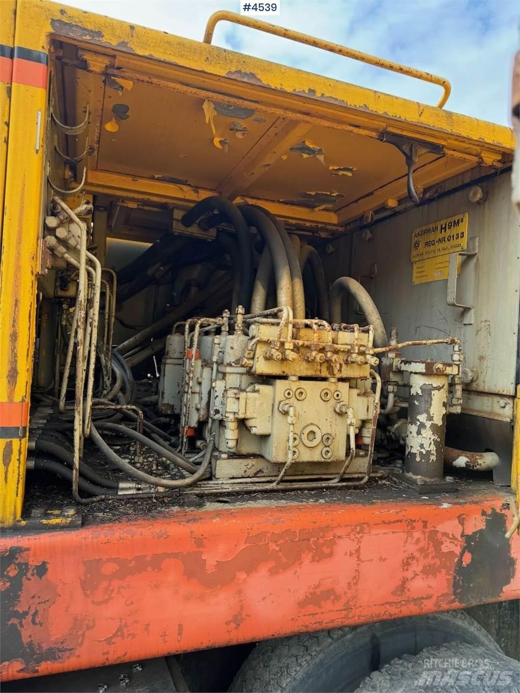 Åkerman H9 Rupsgraafmachines