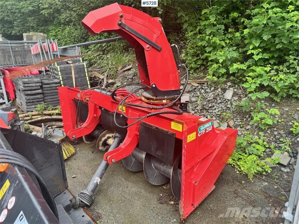 Globus GTF 250-19 Sneeuwschuivers en -ploegen