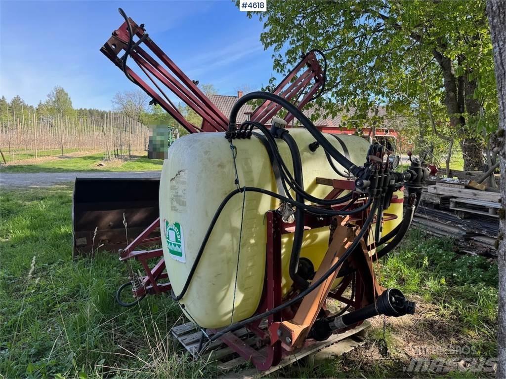 Hardi NK 800 Getrokken spuitmachines