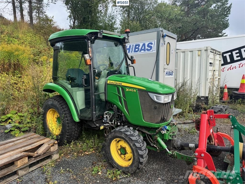 John Deere 3045R Tractoren