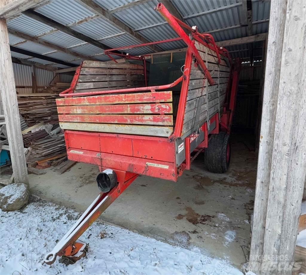 Kverneland UN7000 Voedermachines