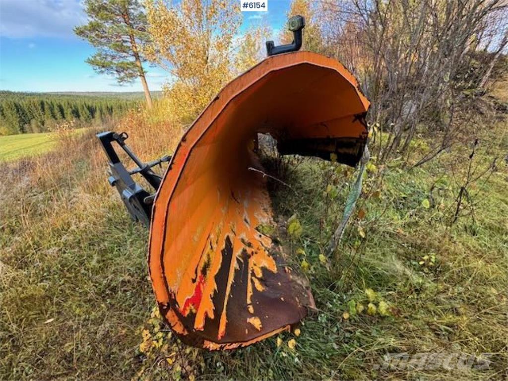  Øveraasen D2285 B Sneeuwschuivers en -ploegen