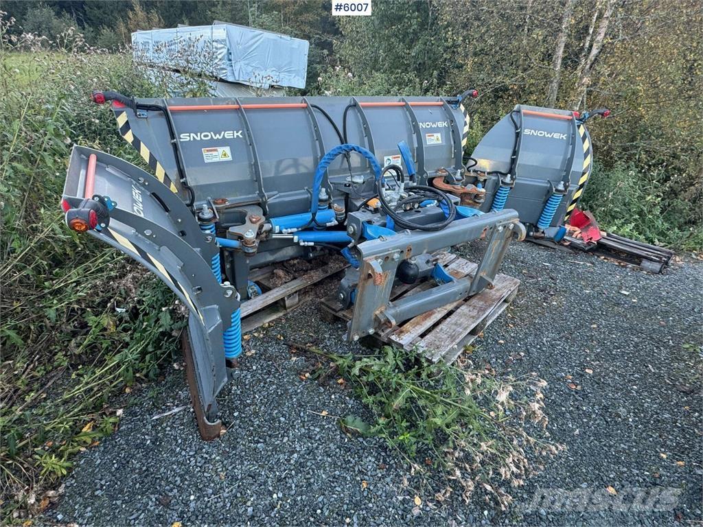Snowek U420 Sneeuwschuivers en -ploegen