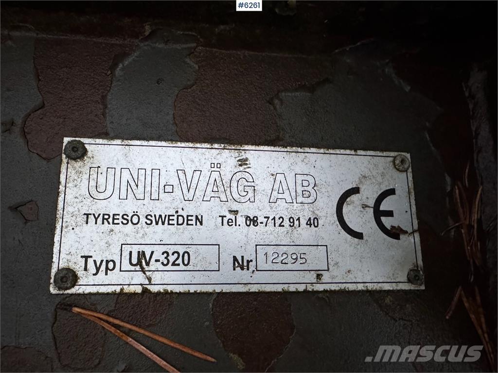 Uni-väg UV-320 Sneeuwschuivers en -ploegen