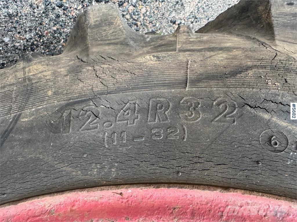 Volvo 400 Buster Tractoren