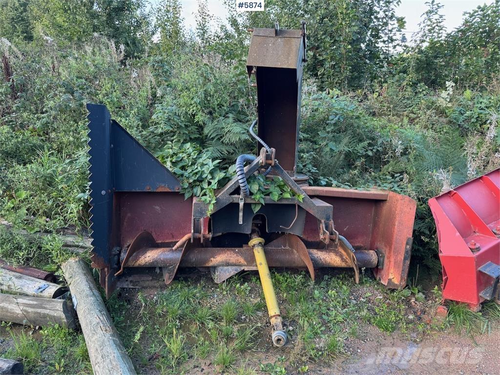  Westbjörn 2450 Sneeuwschuivers en -ploegen