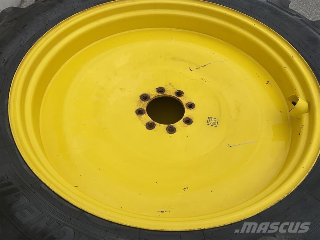  14.9R24 - 380/80R38 Banden, wielen en velgen