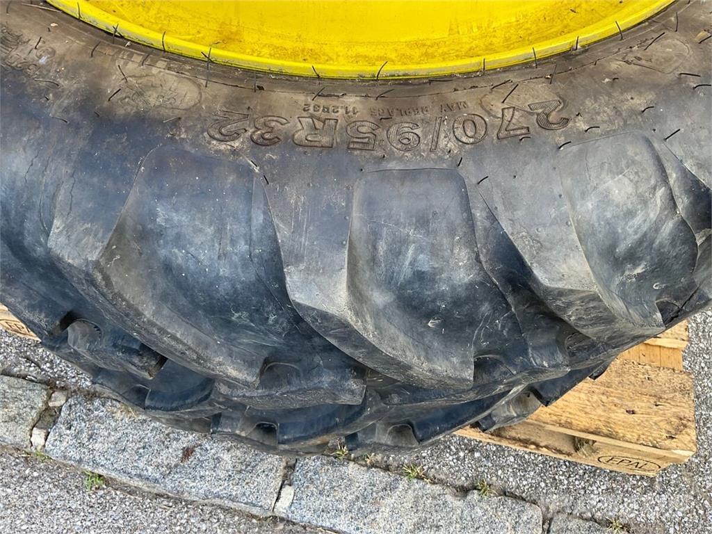  270/95R32 - 340/85R46 Banden, wielen en velgen