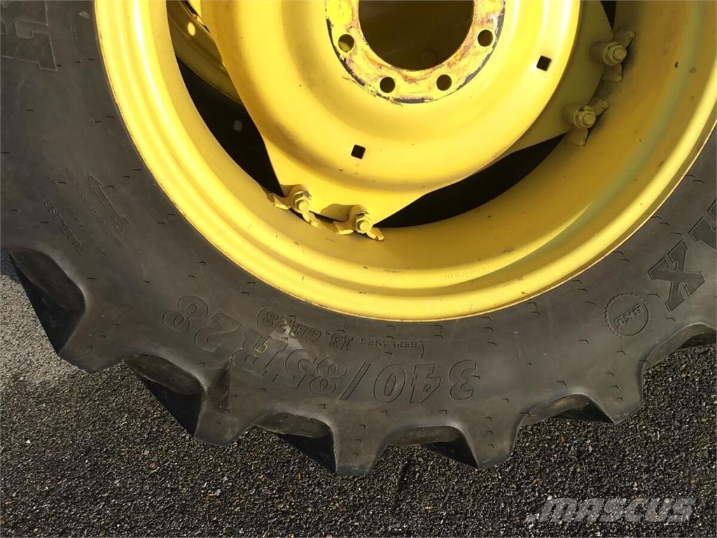  280/85R20 - 340/85R28 Banden, wielen en velgen