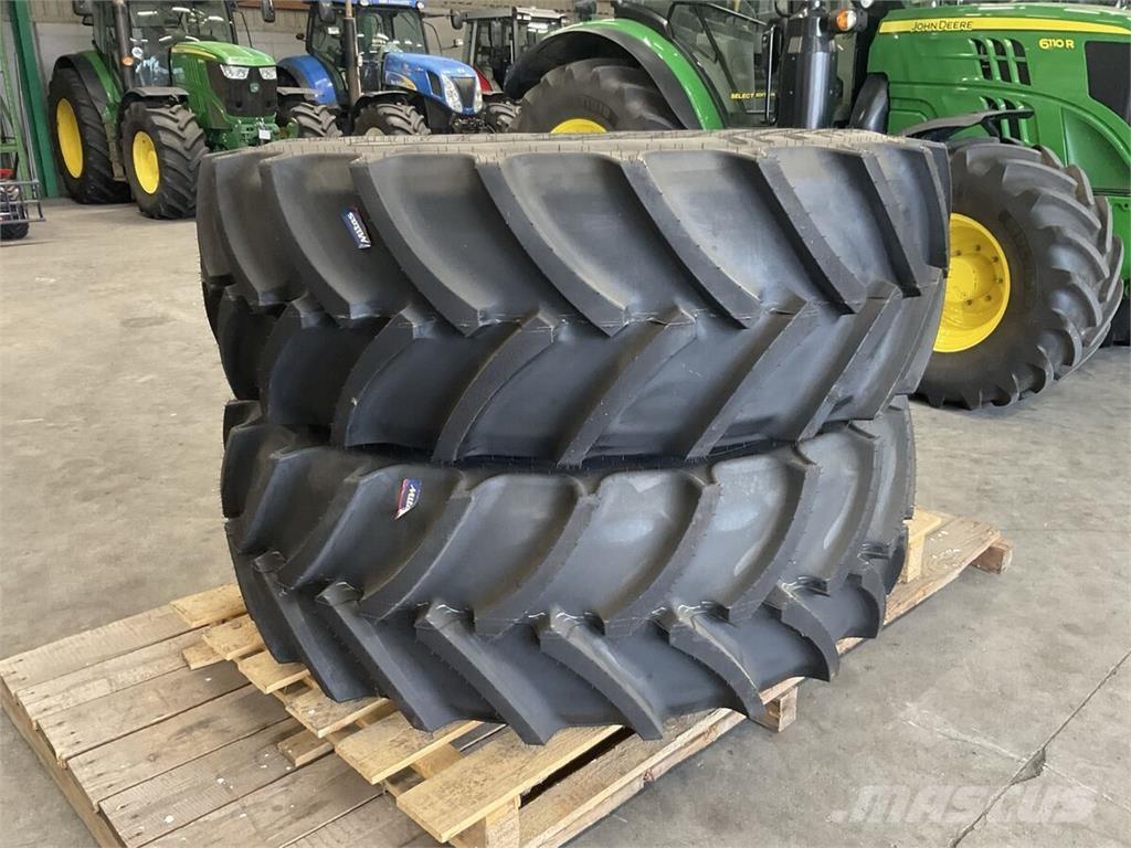  540/65 R38 Banden, wielen en velgen