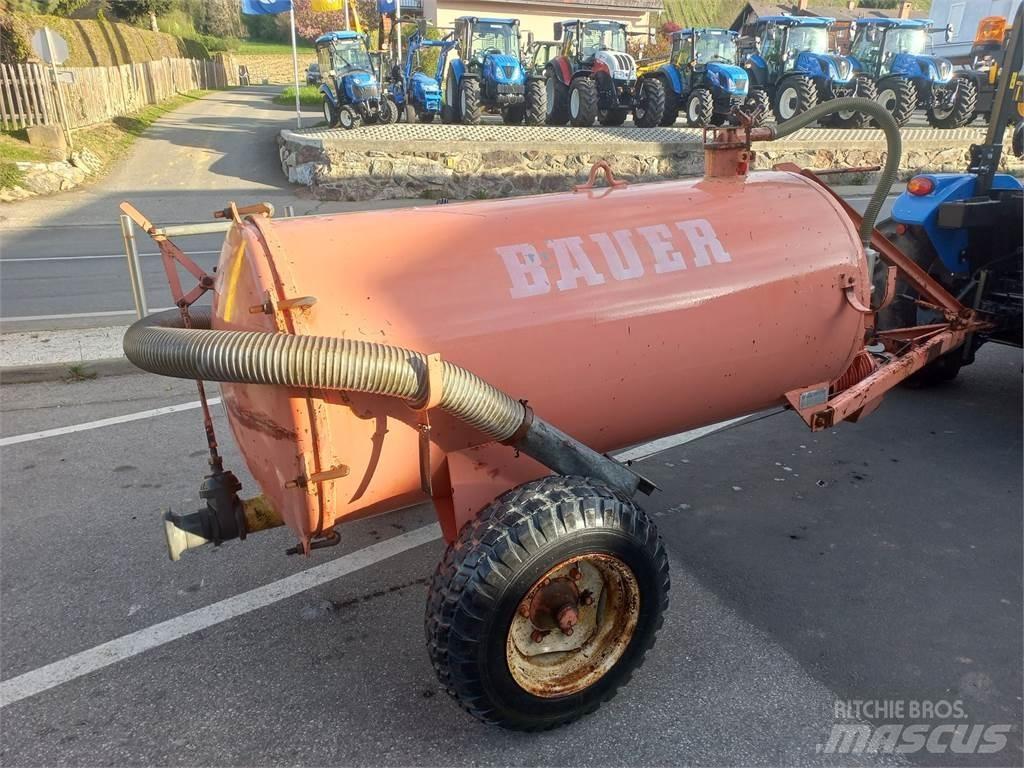 Bauer 1700 Drijfmesttanks