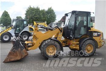 CAT 907M Wielladers