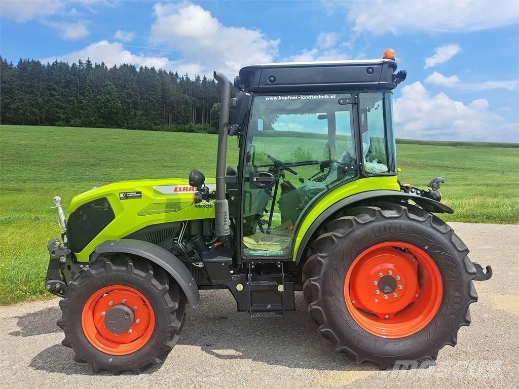 CLAAS Nexos 240 XL Tractoren