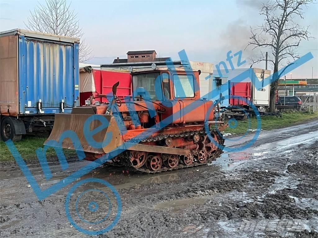  DT 75 Raupe Tractoren