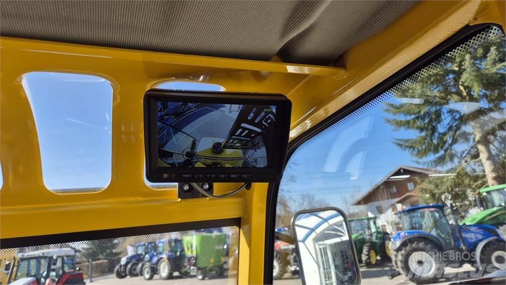 Eurotrac W12 s Voorladers en gravers