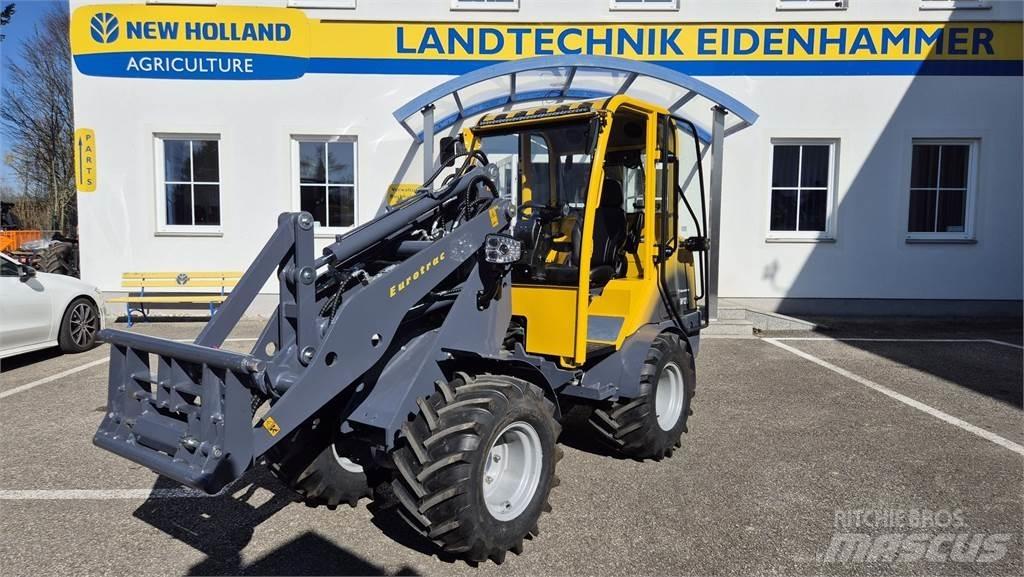 Eurotrac W12 s Voorladers en gravers