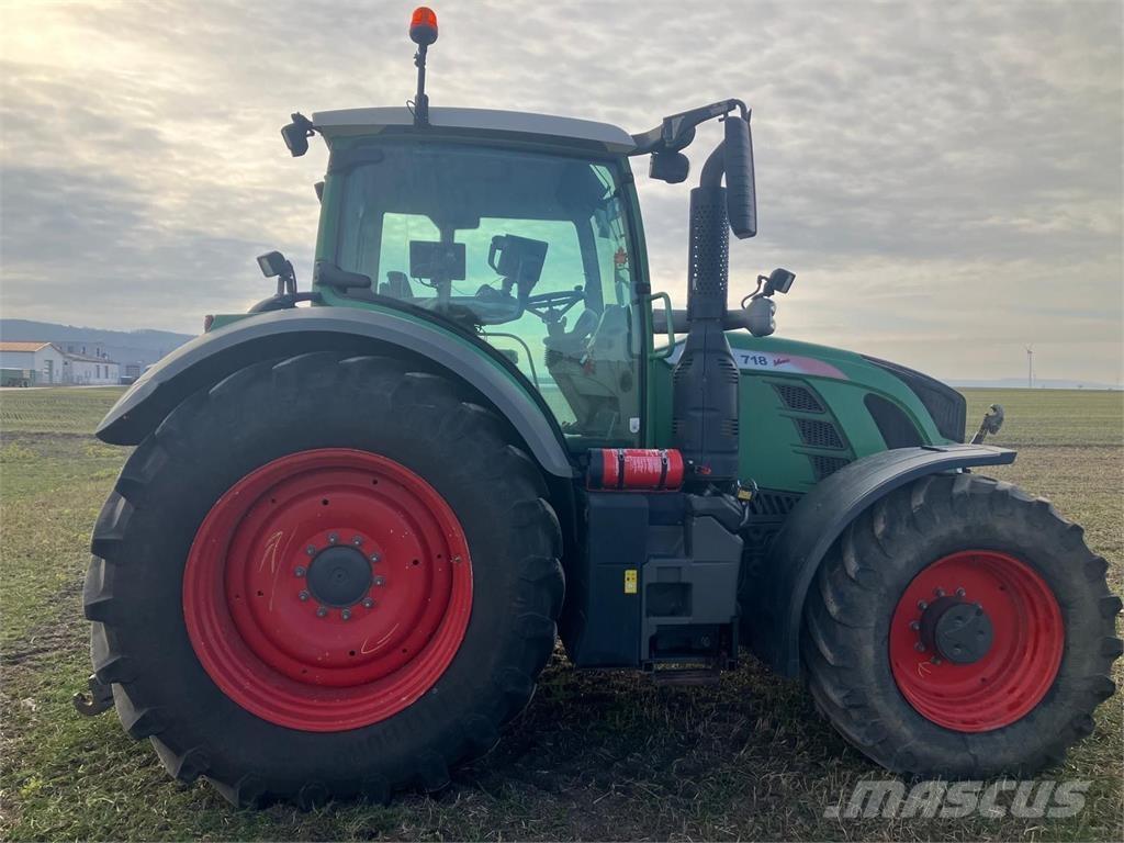 Fendt 718 Vario Tractoren