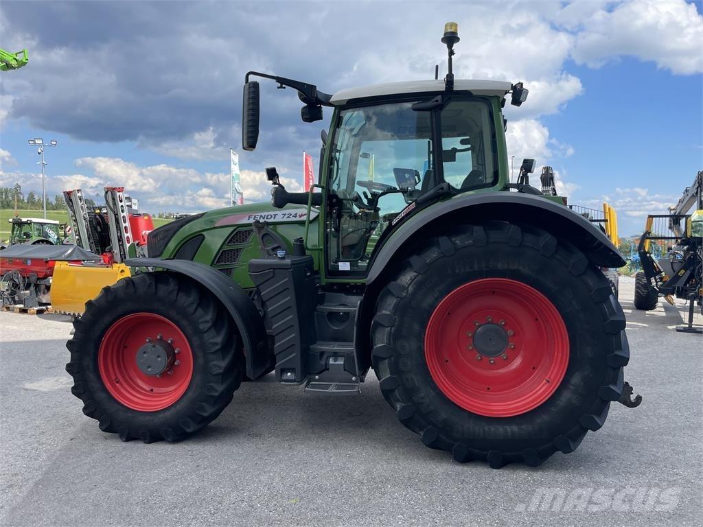 Fendt 724 Vario Tractoren