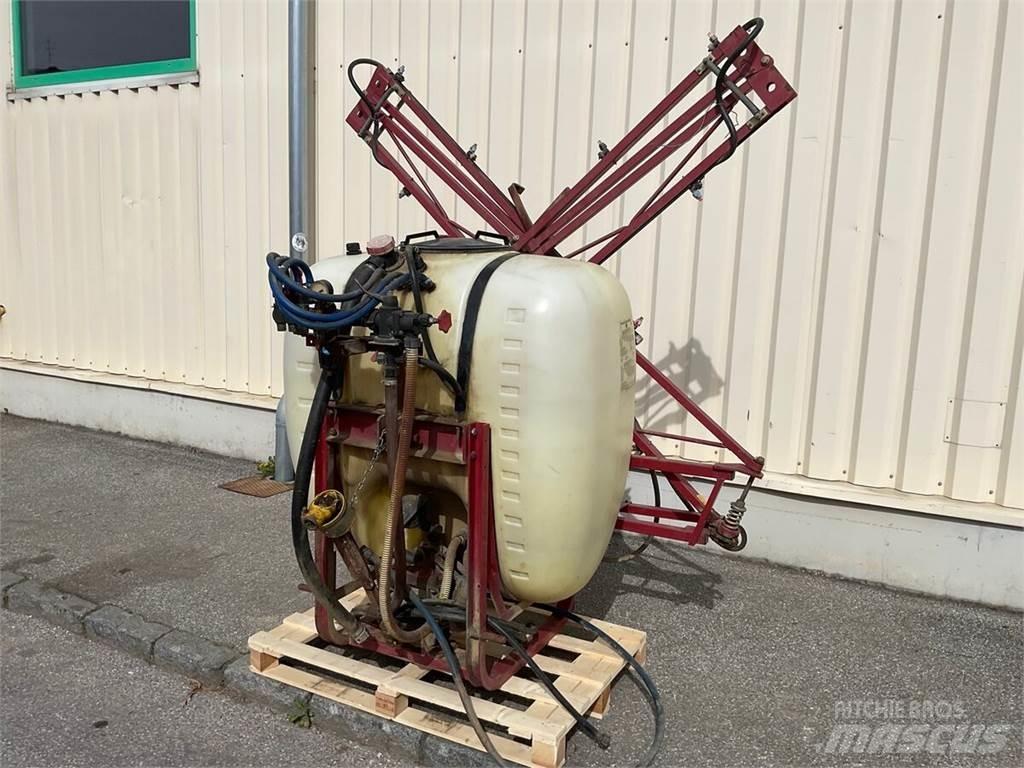 Hardi NK 600 Getrokken spuitmachines