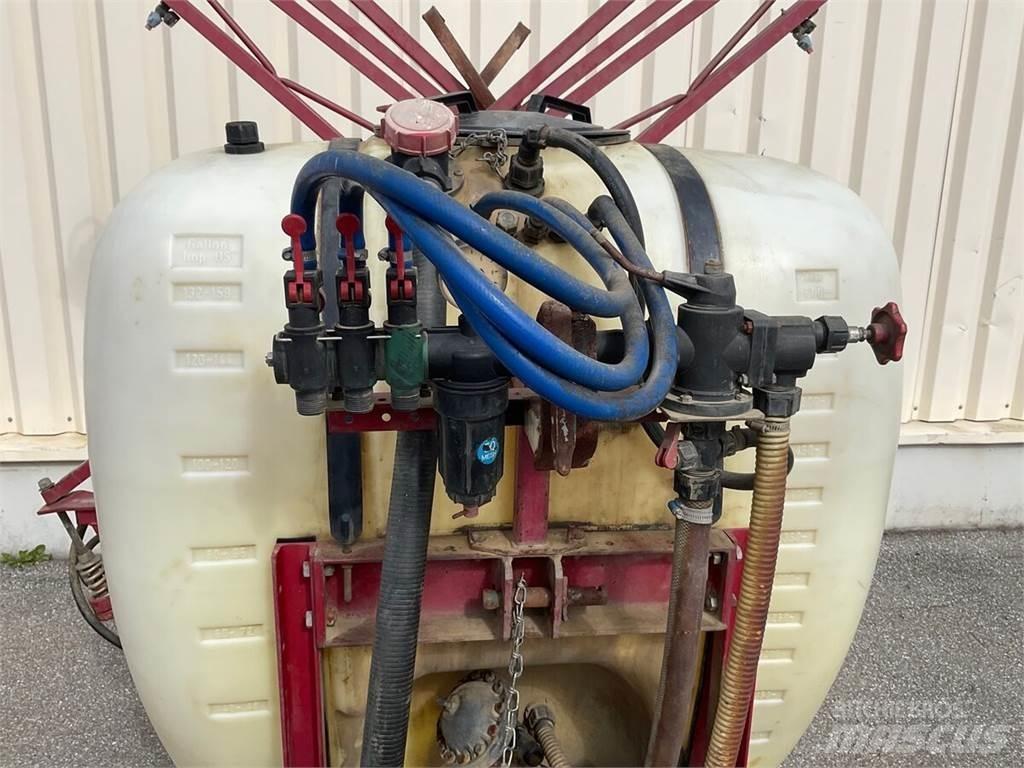 Hardi NK 600 Getrokken spuitmachines