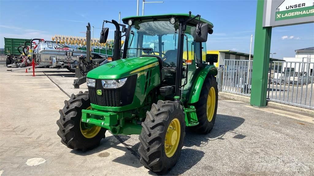 John Deere 5058E Tractoren