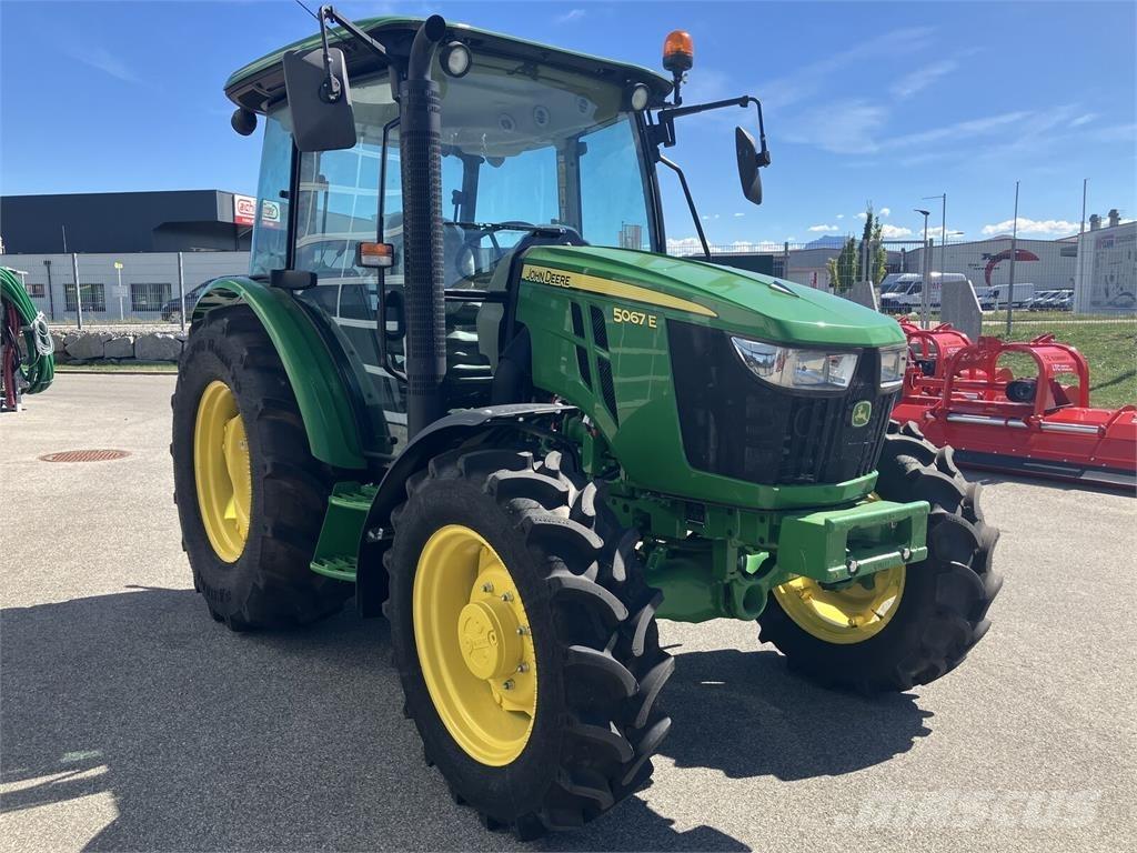 John Deere 5067E Tractoren