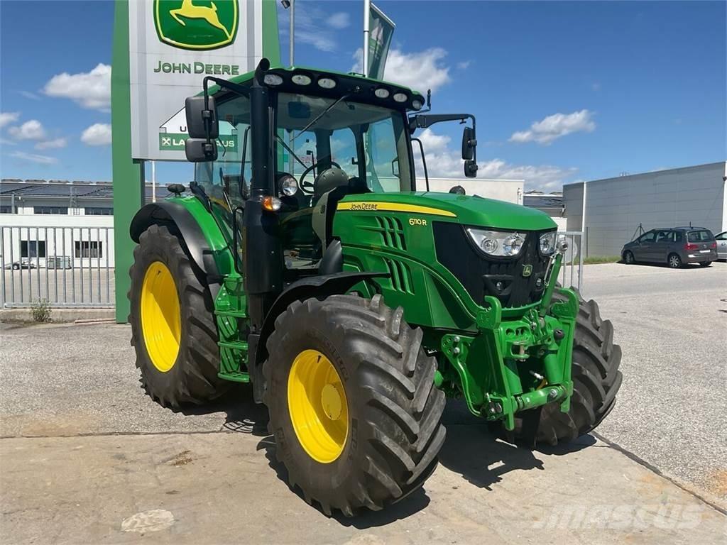 John Deere 6110R Tractoren