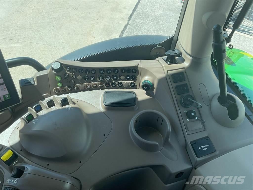 John Deere 6110R Tractoren