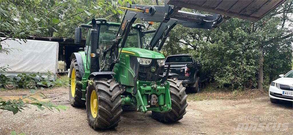 John Deere 6130R Tractoren