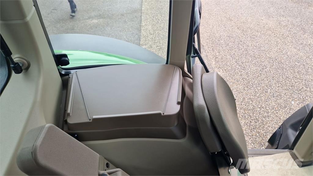 John Deere 6195M Tractoren