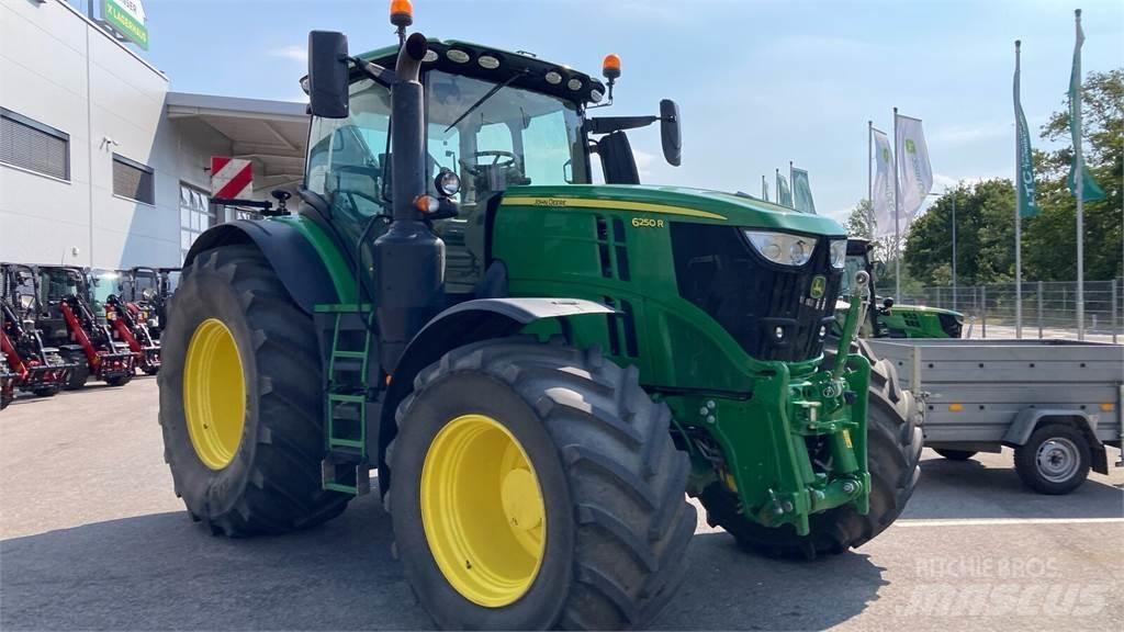 John Deere 6250R Tractoren