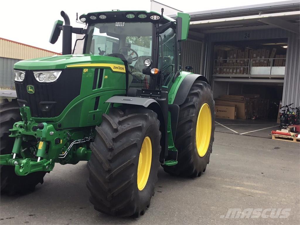 John Deere 6R215 Tractoren