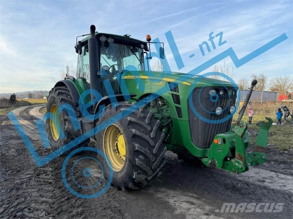 John Deere 8230 Tractoren