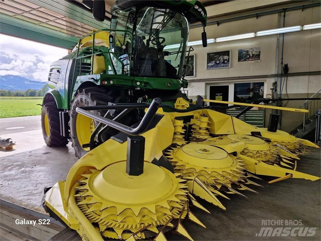 John Deere 8500 Getrokken veldhakselaar