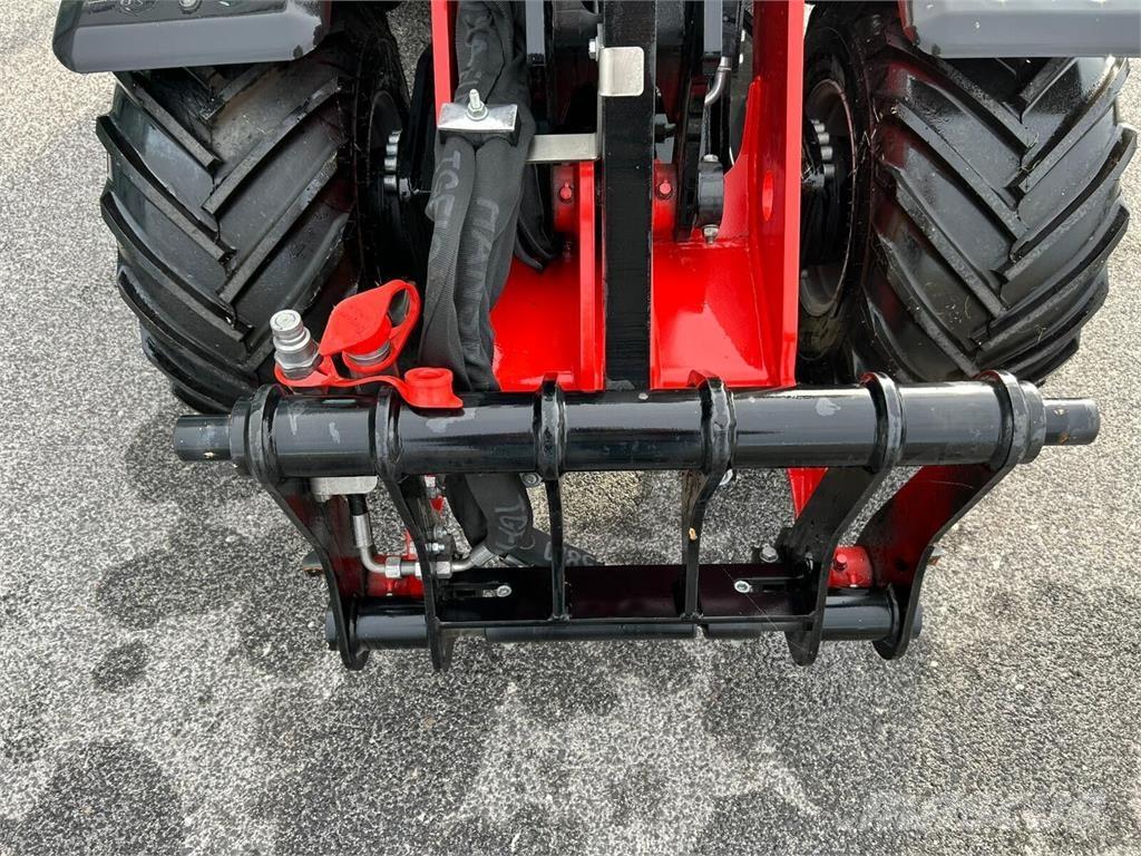Manitou MLA2-25 Voorladers en gravers